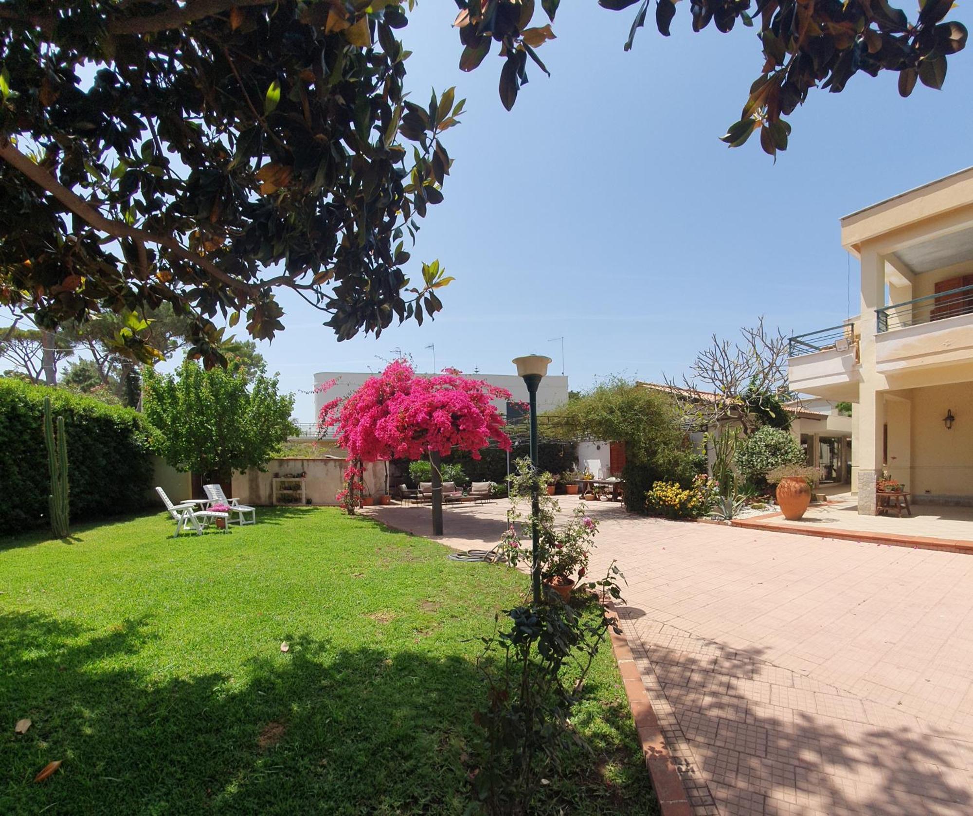 La Depandance Di Villa Rosa Locazioni Brevi Мондело Екстериор снимка